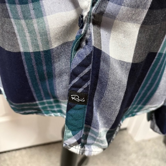 Rails Button Up Top - Picture 7 of 9
